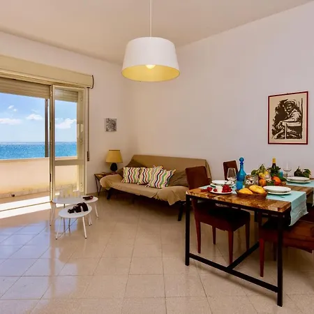 Sunrise Over The Sea Сasa de vacaciones